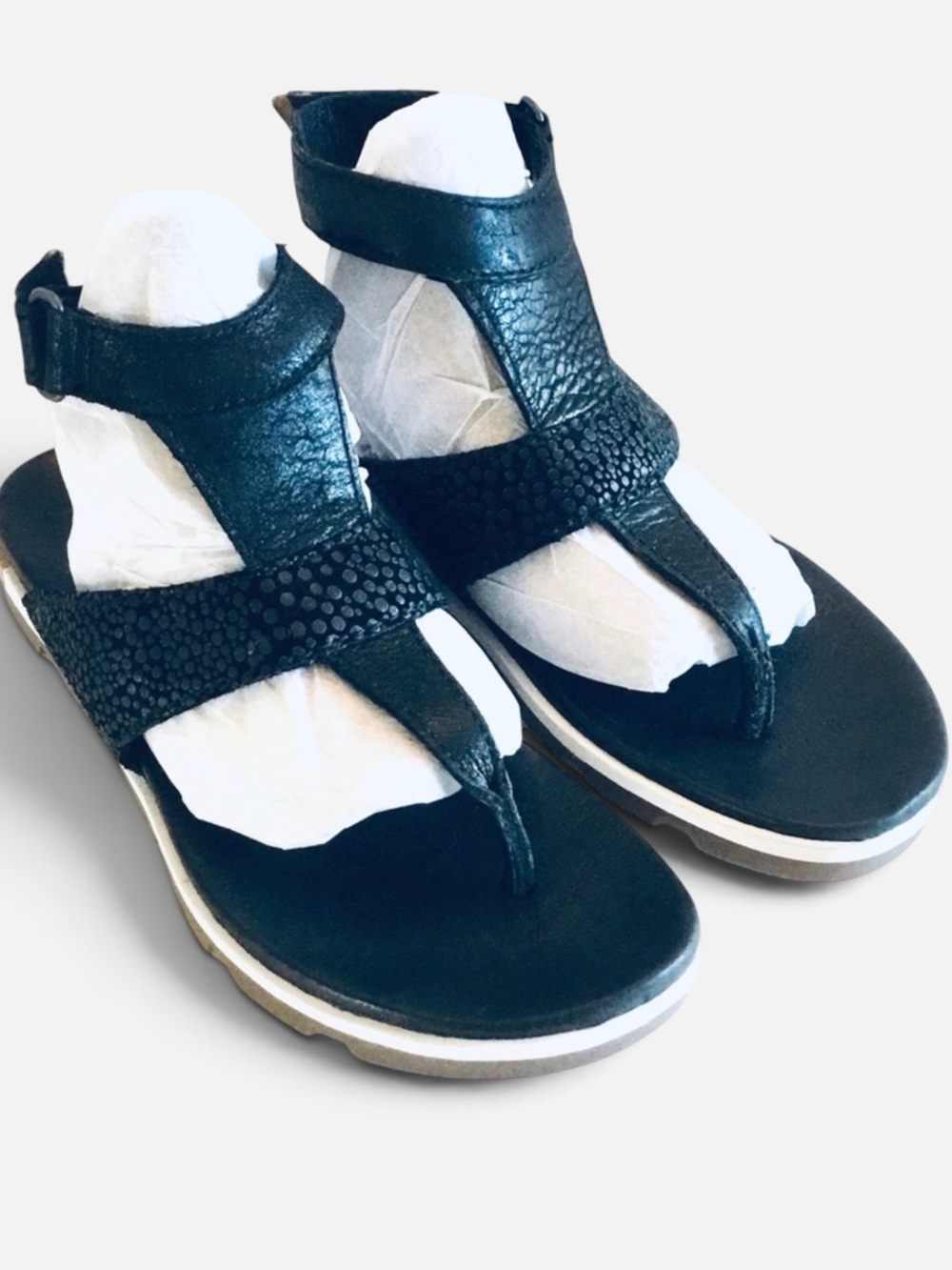 SOREL Torpeda Sandal Black Leather Thong  Ankle Strap open toe Shoe Size: 7 1/2